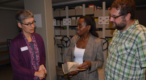 I.E.die rwandischen Botschafterin Christine Nkulikiyinka und ich in der Landesbibliothek