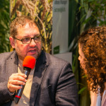 Peter in der Diskussion  am Stand des BMZ auf der  Internationale Gruene Woche