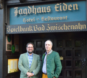 Rechts neben mir Gerd Zur Brügge, Geschäftsführer Jagdhaus Eiden