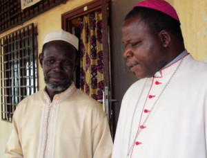 Imam Kobine Layam und Erzbischof Dieudonne Nzapalainga